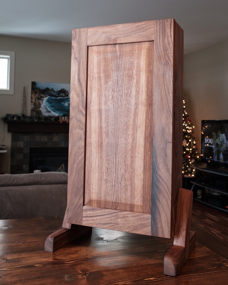 Free standing jewelry case hotsell